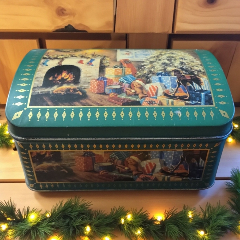 Vtg 2003 Hinged Tin Box (Dome Lid) Christmas Cabin Teddy Bear Nicky Boehme